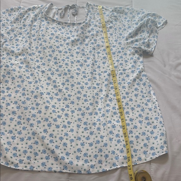 LOFT Blue and Teal Floral Short Sleeve Blouse - Picture 7 of 7